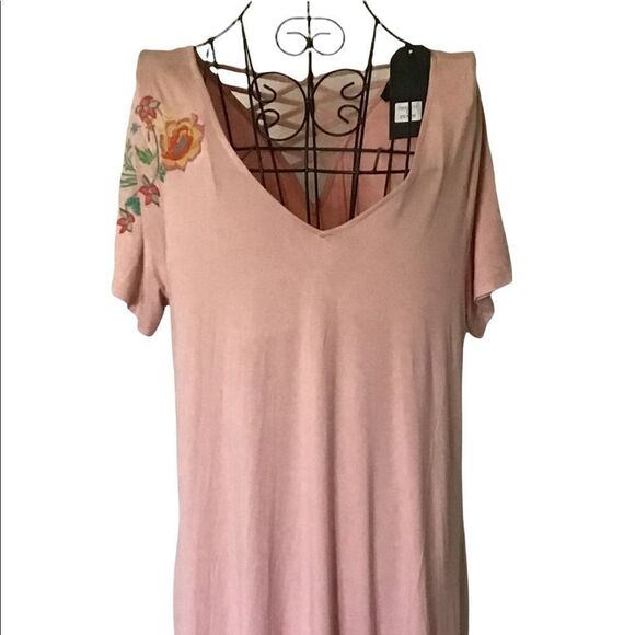Very J Pink Embroidered Shift Dress NWT - Picture 2 of 7